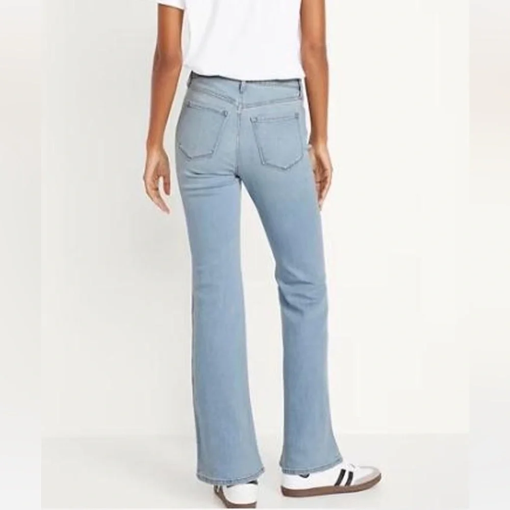 Old Navy ‘High Rise Wow Flare’ Light Wash Size 10 - Picture 2 of 3